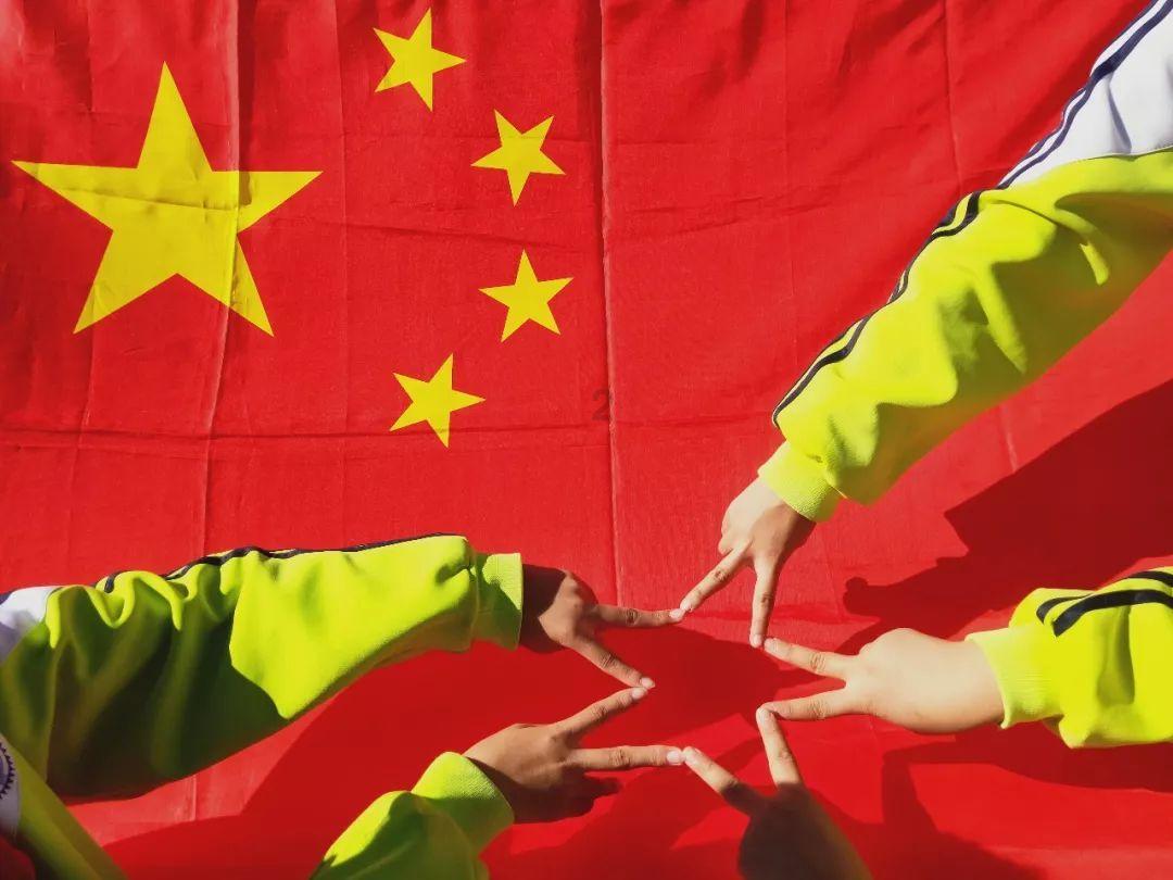 逃离无人的学校
